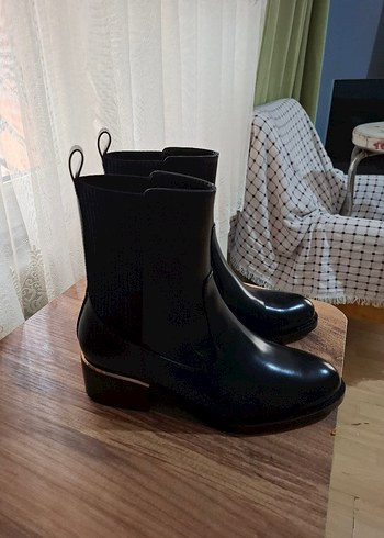 Siyah Deri Stiletto Topuklu Tokalı Kadın Bot - Görsel 2