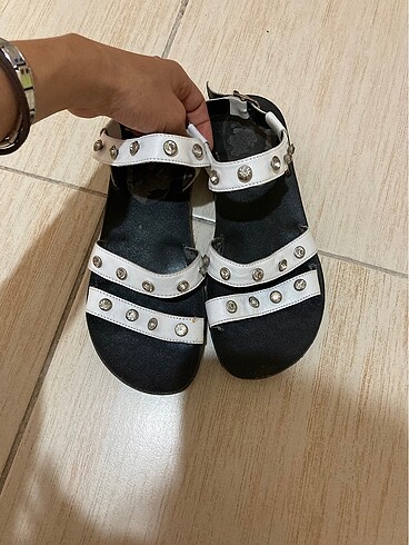 Hakiki Deri Beyaz Sandalet