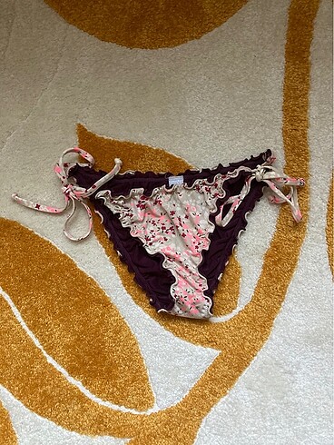 Bağlama Detaylı Çiçekli Bikini Altı
