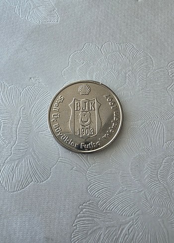 Üç büyükler futbol yıldızları.Metalik gri Ertuğrul Sağlam