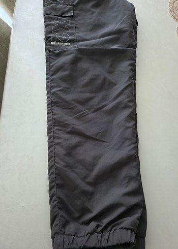 Erkek Çocuk Siyah Kemerli Kayak Pantolonu