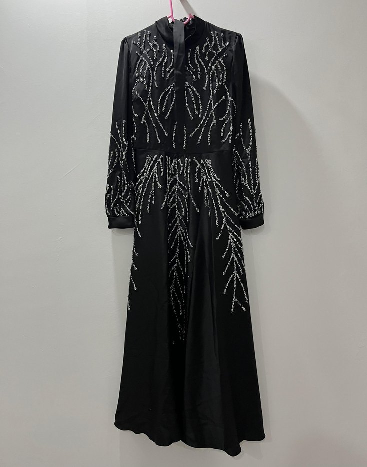 Uzun Kollu Siyah İşlemeli Abiye Elbise - Görsel 2