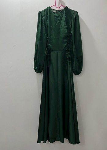 Uzun Kollu Yeşil Saten Uzun Elbise - Görsel 2