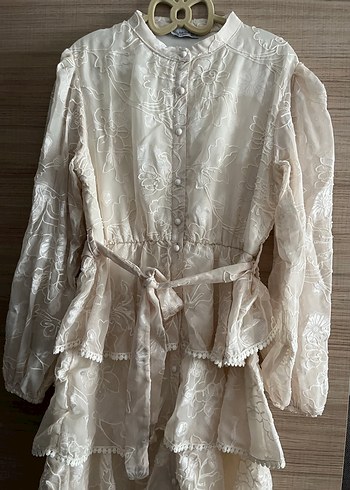 Bej Valonlu Şerit Detaylı Kat Kat Elbise - Görsel 2