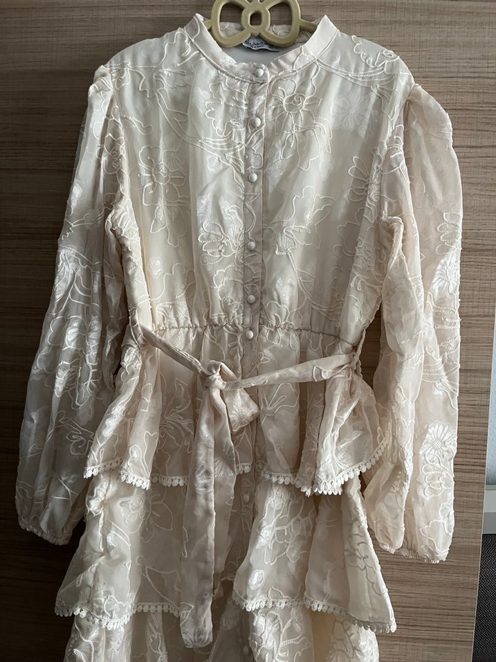 Bej Valonlu Şerit Detaylı Kat Kat Elbise - Görsel 2