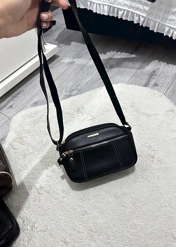 Acer Siyah Deri Fermuarlı Kadın Çanta