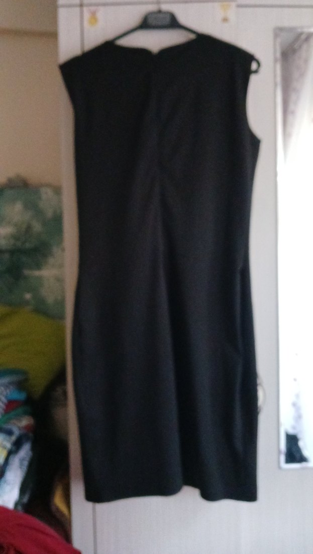 Siyah Zincir Detaylı Midi Kadın Elbise - Görsel 2