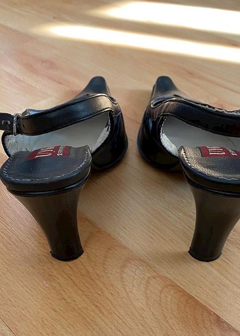 36 Beden Vintage Hakiki Deri Topuklu Ayakkabı