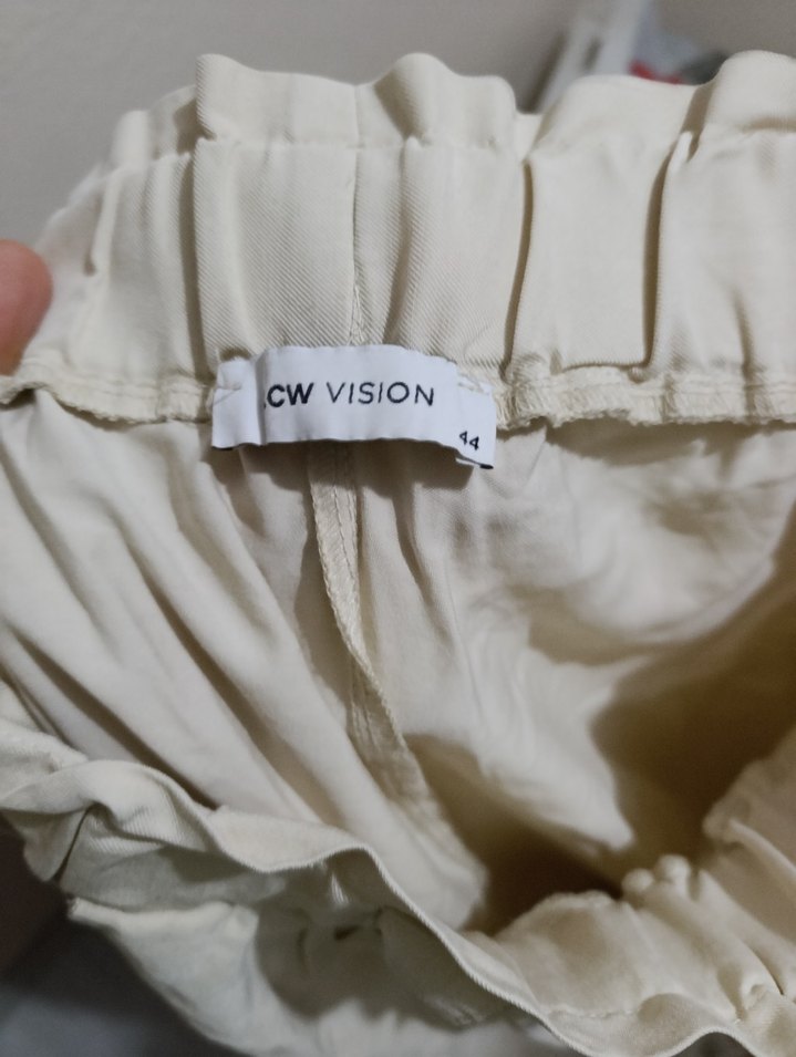 Kadın krem rengi kemerli pantolon 44 beden - Görsel 2