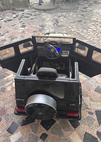  Beden Siyah Elektrikli Çocuk Arabası