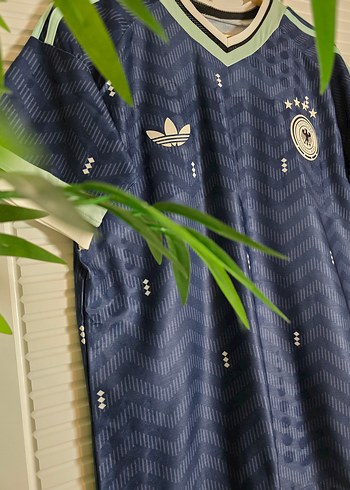 Erkek Koyu Mavi V Yaka Spor Tişört - Görsel 3