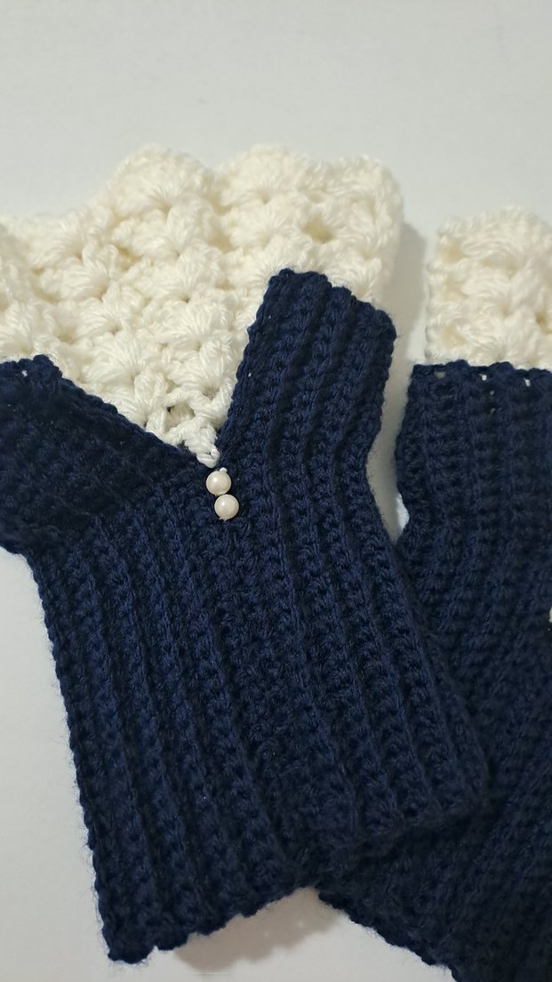 Örgü lacivert-krem Parmaksız Kadın Eldiveni - Görsel 2