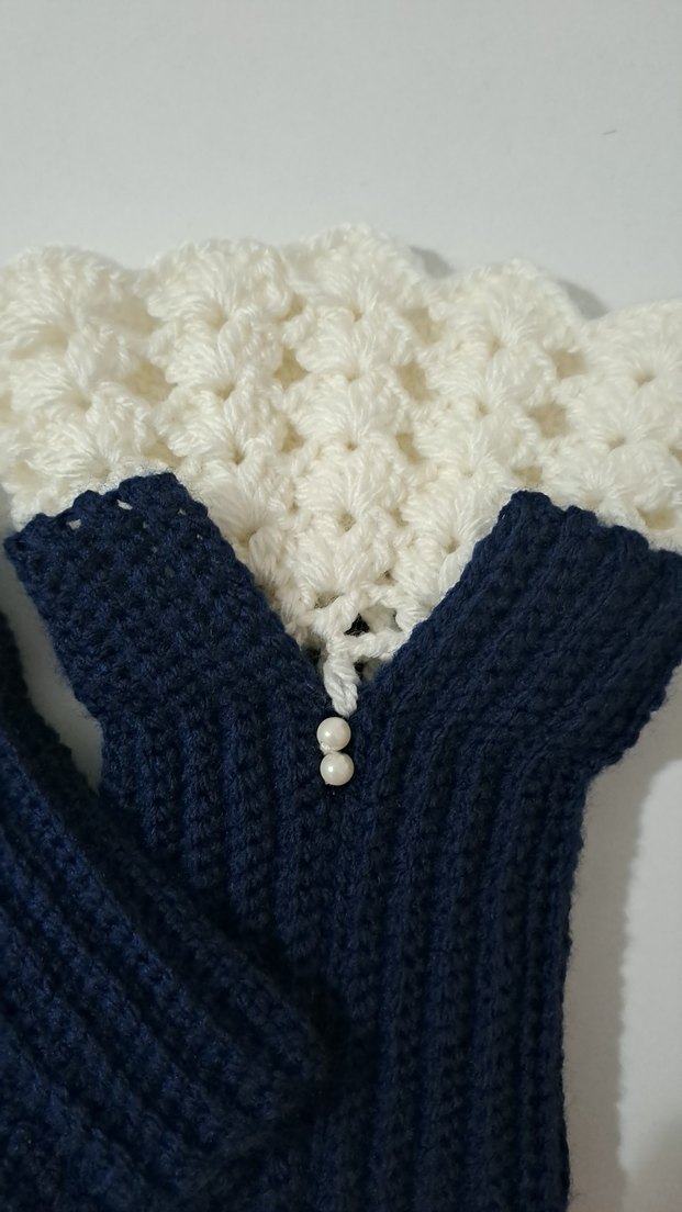 Örgü lacivert-krem Parmaksız Kadın Eldiveni - Görsel 3