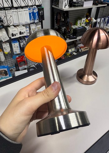  Beden Parlak Metal Masa Lambası