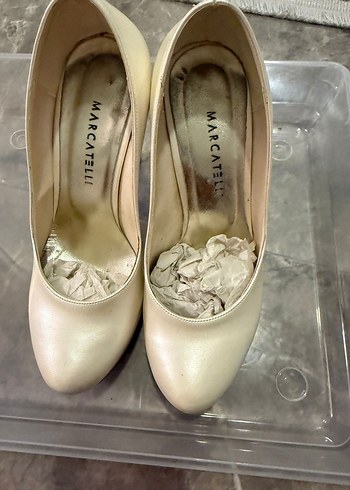 Diğer Beyaz Rugan Tokalı Kadın Stiletto