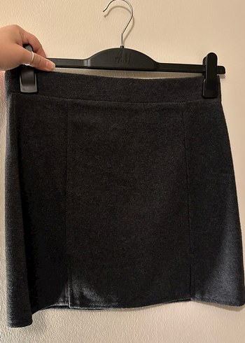 Kışlık Gri Mini Etek, Sade ve Rahat