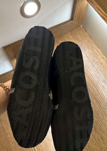 40 Beden Orijinal Lacoste Deri Siyah Bağcıklı Kadın Spor Ayakkabı