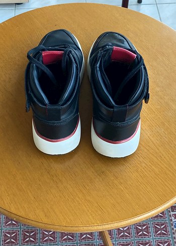 Zara Siyah Erkek Spor Ayakkabı Bağcıkları - Görsel 3