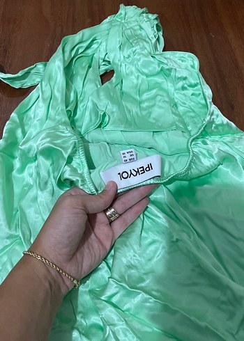 40 Beden Su yeşili saten bluz