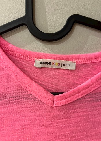 Pembe V Yakalı Kız Tişörtü URBAN Baskılı - Görsel 4