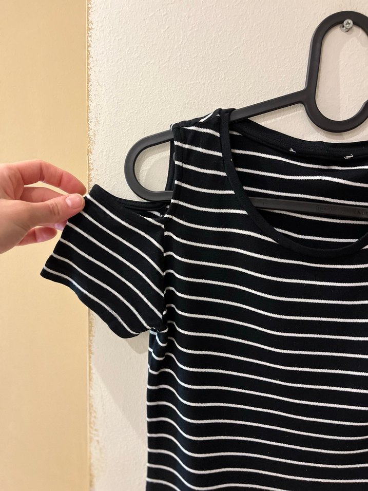 Siyah Beyaz Çizgili Kısa Kollu Tişört - Görsel 4