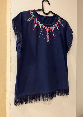 Renkli Nakışlı Püsküllü Mavi Tişört - Görsel 2