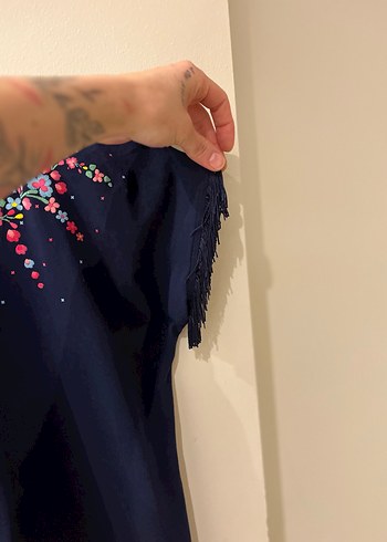 Renkli Nakışlı Püsküllü Mavi Tişört - Görsel 5