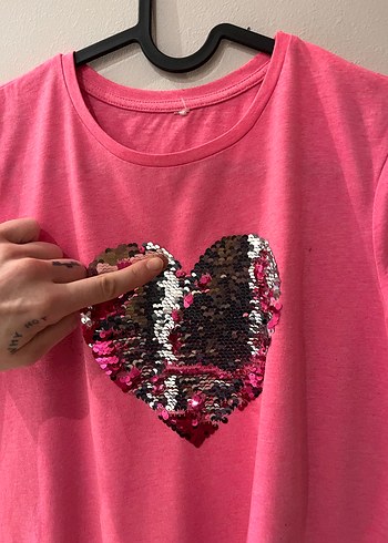Pullu Kalp Desenli Kız Tişörtü - Görsel 5