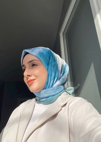 Şeffaf Beyaz Saten Kadın eşarp - Görsel 2