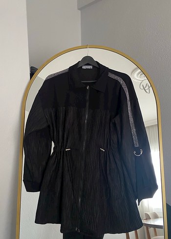 Kadın Siyah Pileli Uzun Ceket - Görsel 2