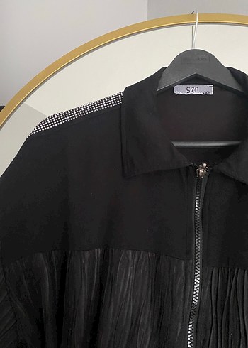 Kadın Siyah Pileli Uzun Ceket - Görsel 4