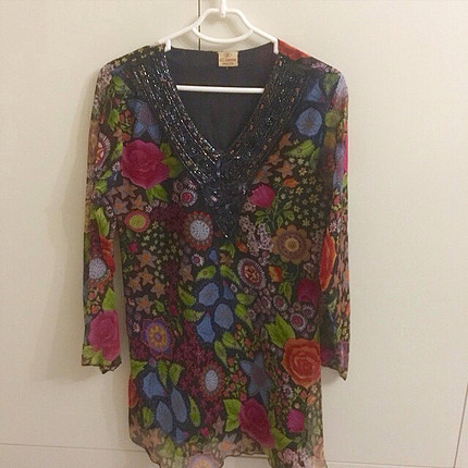 Tunik detaylı