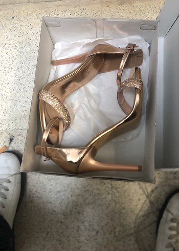 37 Beden Altın Rengi Yılan Desenli Stiletto Topuklu Kadın Ayakkabı 119