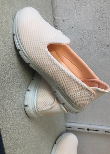 Beyaz Kadın Spor Ayakkabı Velcro Detaylı - Görsel 2