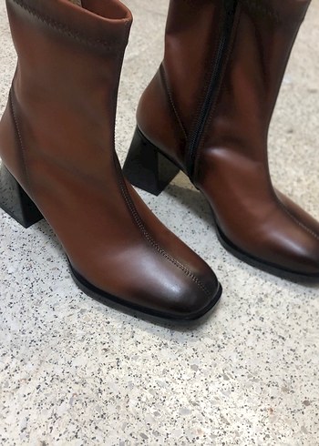 Kahverengi Deri Kadın Topuklu Bot - Görsel 4