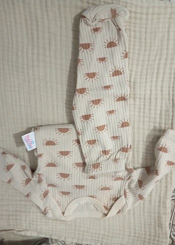 Bej ve Turuncu Çocuk Atlet Takımı - Görsel 6