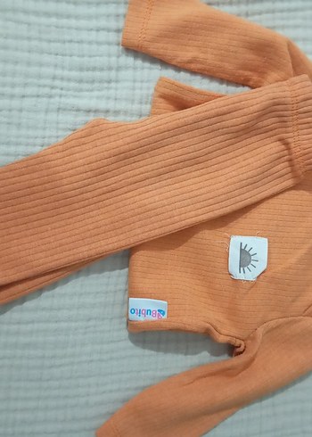 Bej ve Turuncu Çocuk Atlet Takımı - Görsel 2