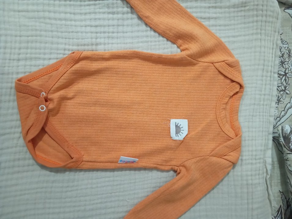 Bej ve Turuncu Çocuk Atlet Takımı - Görsel 5