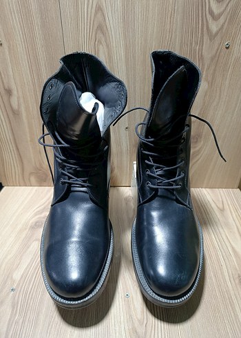 miu miu bot - Görsel 3