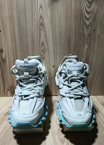 balenciaga reborn track - Görsel 2