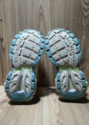 balenciaga reborn track - Görsel 6