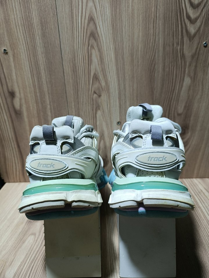 balenciaga reborn track - Görsel 4