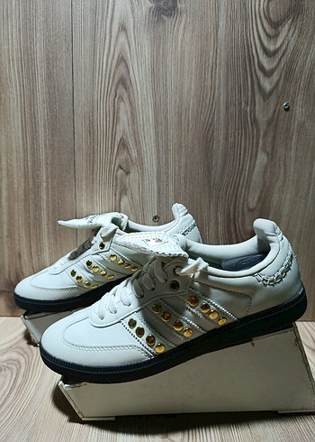 adidas 39
