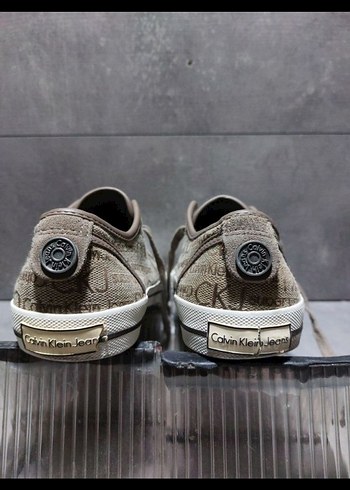 37 Beden kahverengi Renk Calvin Klein