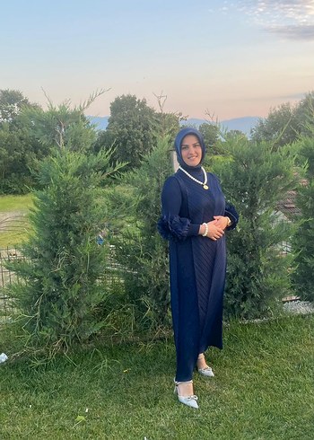 Lacivert Uzun Kol Drapeli Tesettür Elbise