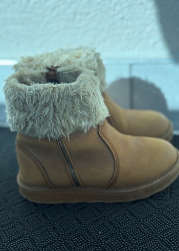 LC Waikiki Kız Çocuk Bej Süet Kürklü Bot
