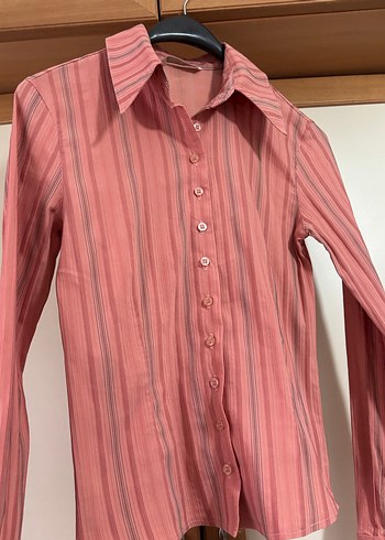 Düğmeli Pembe Çizgili Kadın Gömlek - Görsel 2