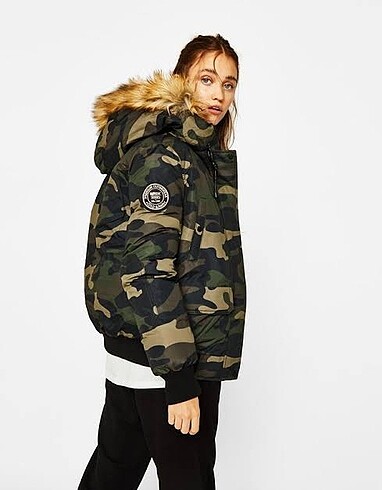 Bershka mont