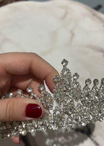 Beden beyaz Renk Beyaz Parlak Taşlı Gelin Tacı