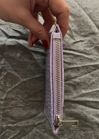 Bershka Mor Yılan Desenli Deri Fermuarlı Cüzdan kartlık